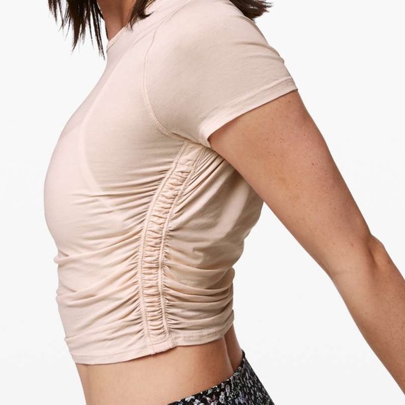 Lululemon 🍋 All It Takes Short Sleeve
Butter Pink Size 6 - Picture 3 of 11